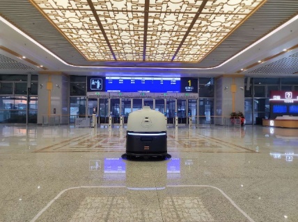 SC80 在交通枢纽大厅运行